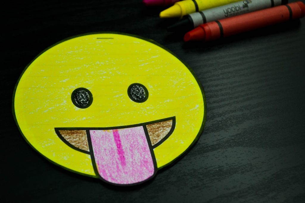 Are you and your students in love with Emojis? Me too! I'm created a list of fun emoji products, resources for writing, classroom decor ideas, and much more perfect for any classroom who loves these silly emoticons. You can even grab the free printable to get your emoji themed writing center together for back to school! 