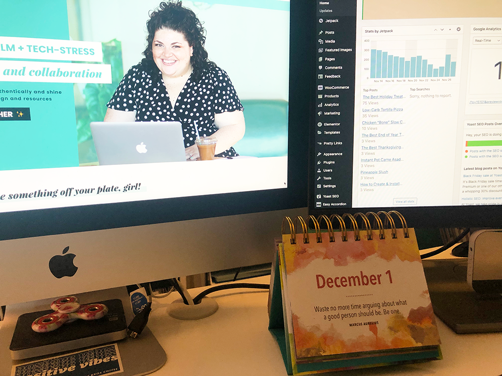 Shopping for your business bestie? Or want to treat yourself? This gift guide will help you find the perfect gift for a business owner!